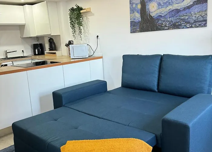 Apartment Em *