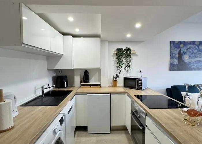 Apartment Em